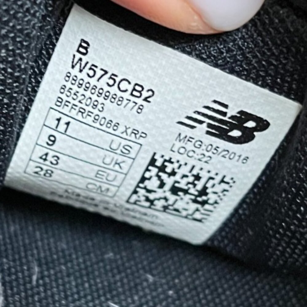 New Balance 575 V2 Womens Size 11 Black White Athletic Running Shoes Sneakers - Picture 10 of 11